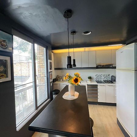 One Bed House In Camden Town Villa Londra Exterior foto