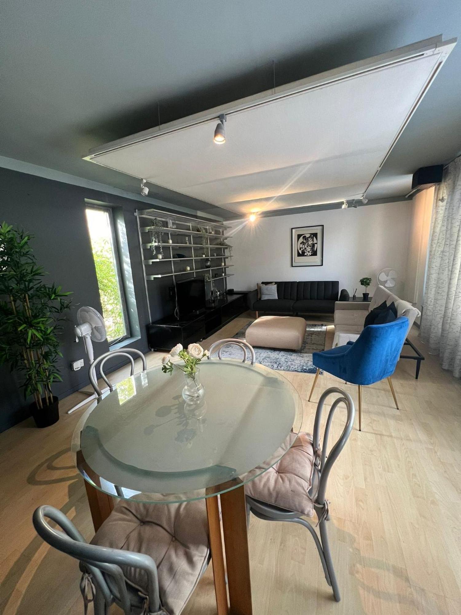 One Bed House In Camden Town Villa Londra Exterior foto