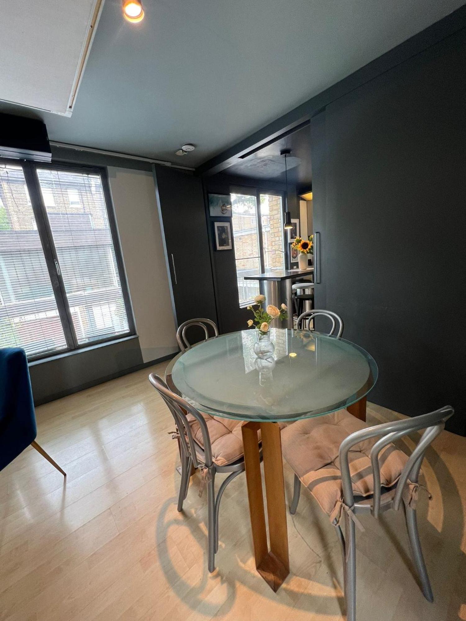 One Bed House In Camden Town Villa Londra Exterior foto