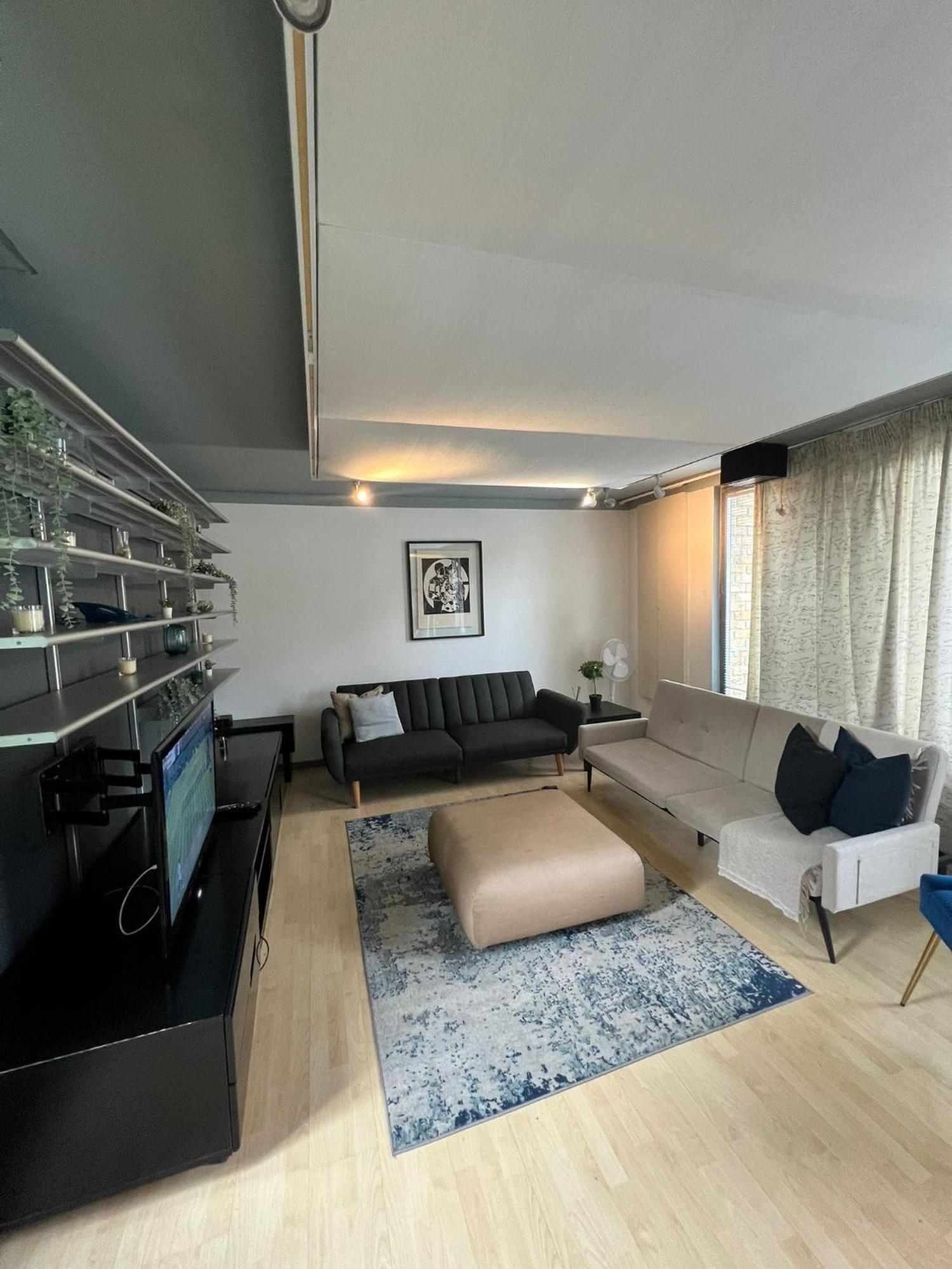 One Bed House In Camden Town Villa Londra Exterior foto