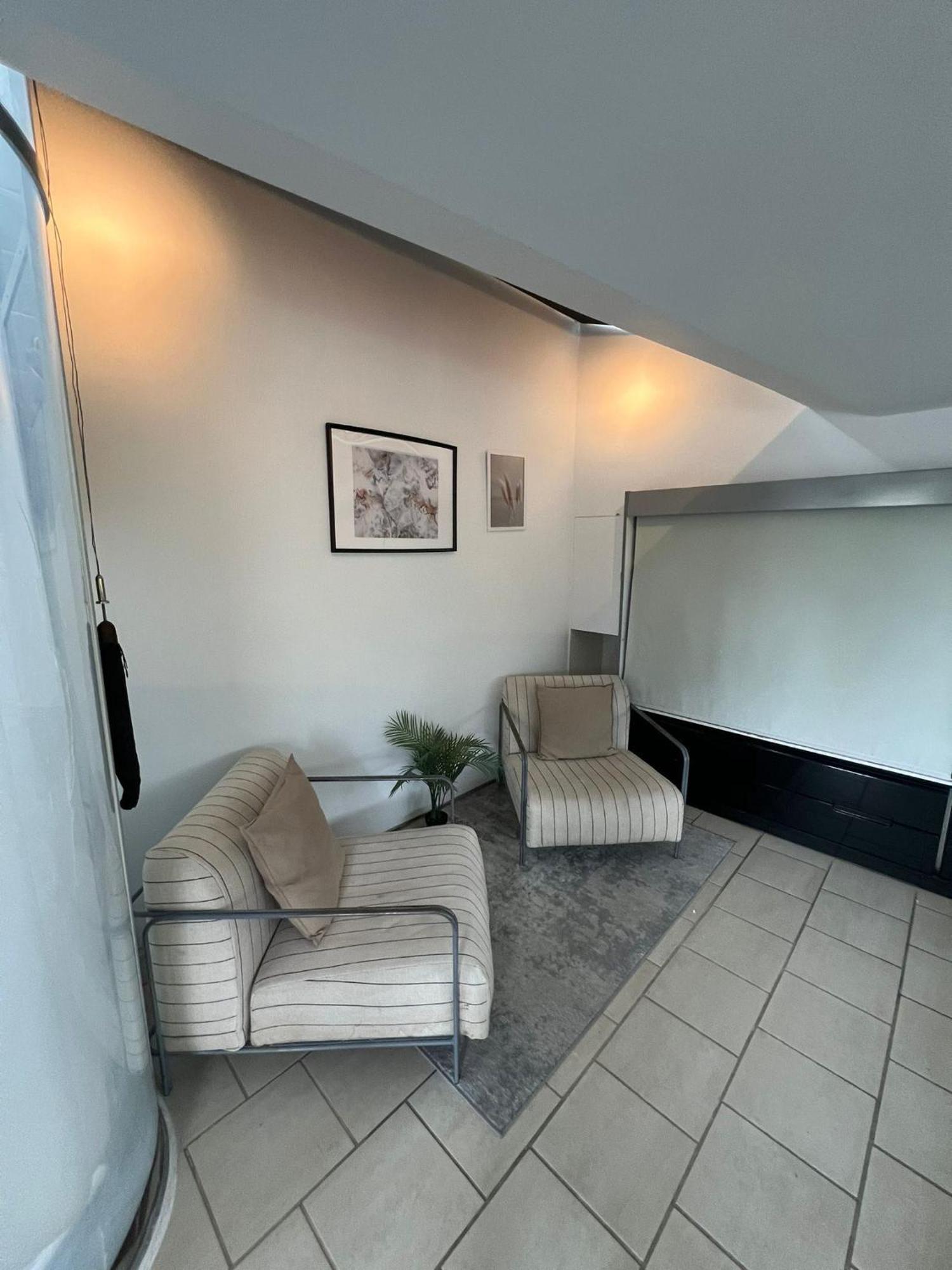 One Bed House In Camden Town Villa Londra Exterior foto